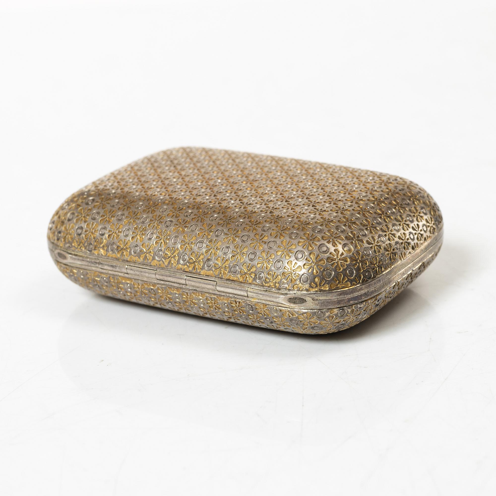 A Russian silver gilt coin purse, Sasikov, St Petersburg, late 19th century.