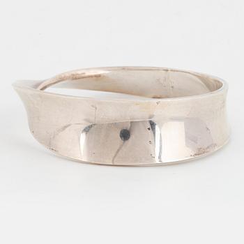VIVIANNA TORUN BÜLOW-HÜBE, armring, silver, "Möbius", Georg Jensen.