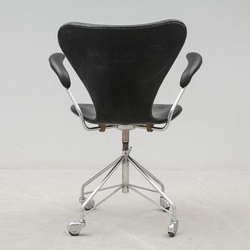 SKRIVBORDSSTOL, "Sjuan", Arne Jacobsen, Fritz Hansen, Danmark 1950-tal. |.