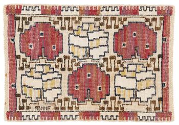 201. Märta Måås-Fjetterström, a textile, "Grodblad röd", flat weave, ca 40,5-41 x 58,5-60 cm, signed AB MMF.