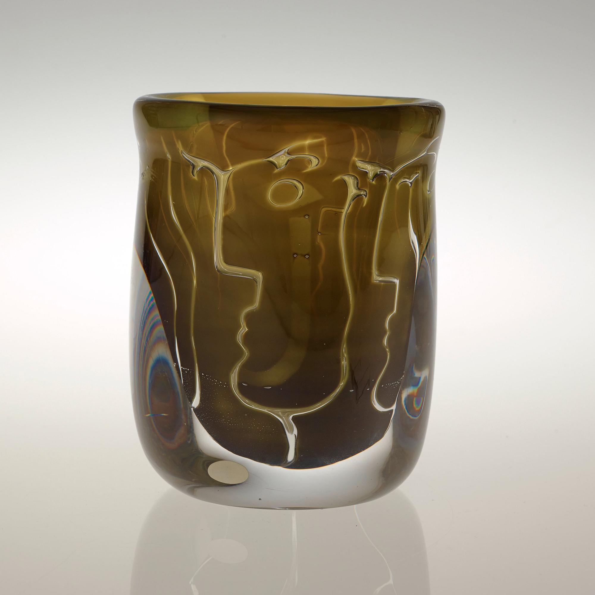 An Ingeborg Lundin ariel glass vase, Orrefors 1984.