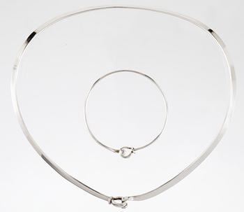 Vivianna Torun Bülow-Hübe, A Vivianna Torun Bülow Hübe silver necklace and bangle, executed in France late 1960's.