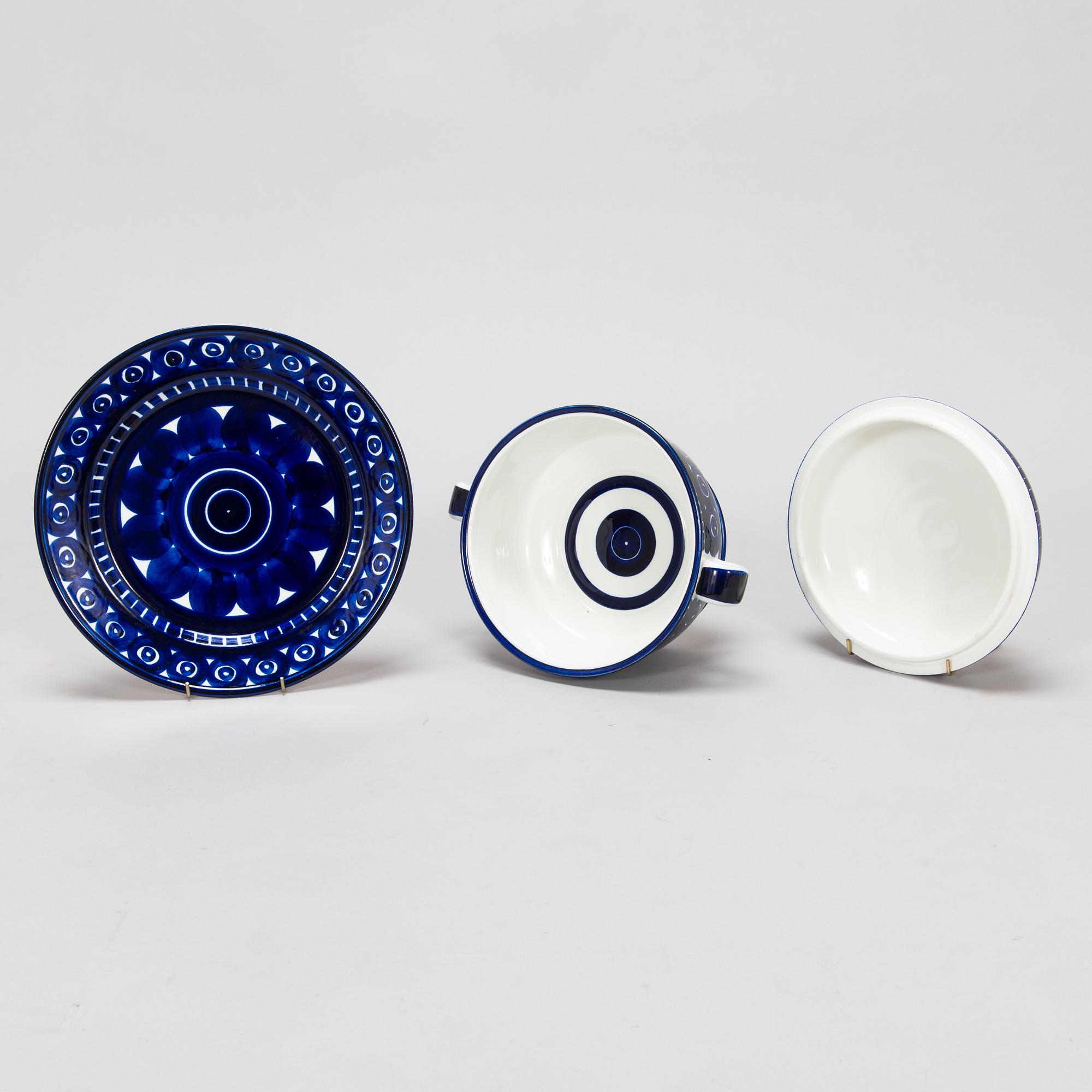 Ulla Procopé, a 46-piece set of 'Valencia' porcelain dinnerware for Arabia.