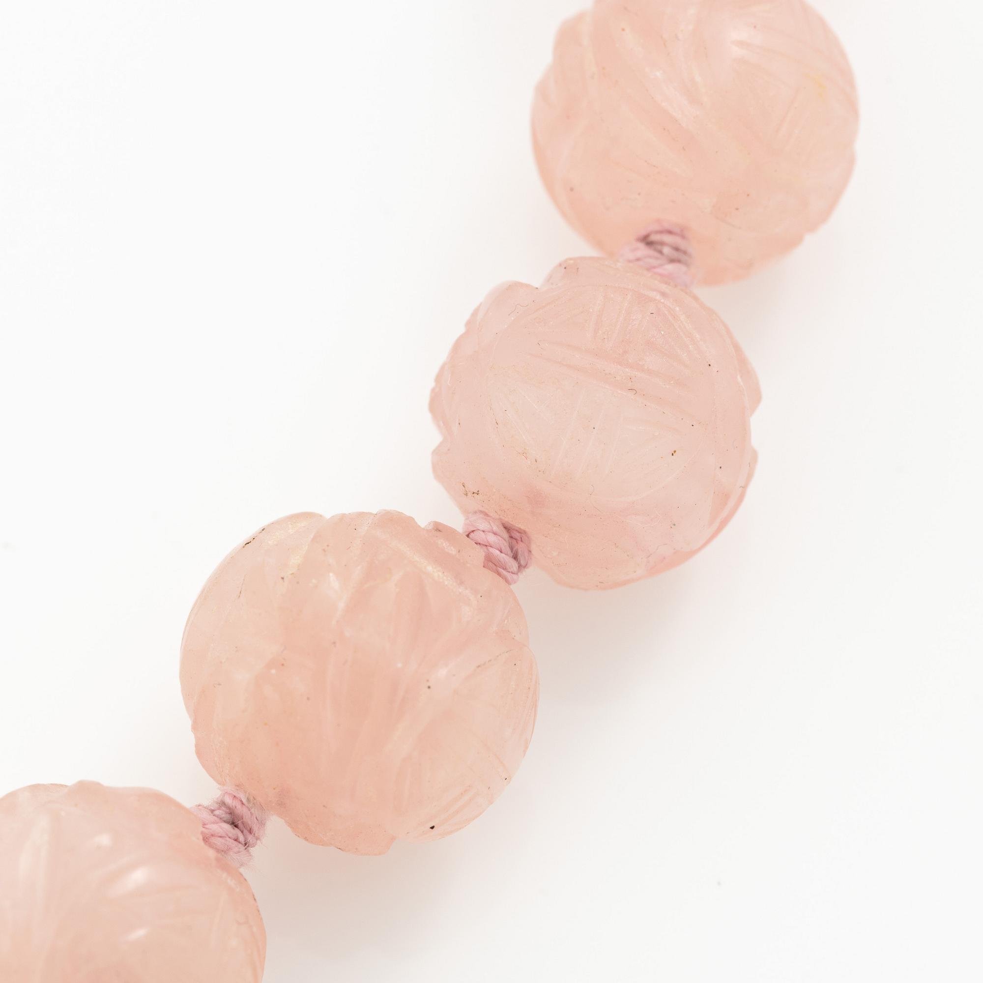 Collier, med skuren rosenkvarts och lås silver, Asien.