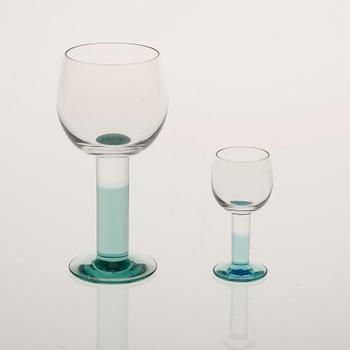 VINGLAS och SNAPSGLAS, 12+11 st, "Mondo", Kerttu Nurminen, Notsjö, 1900-talets senare hälft.