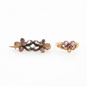 Brooch and ring with hair compartment of 18K gold and silver set with rose-cut diamonds and coloured gemstones.