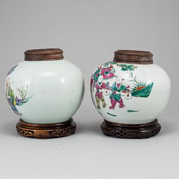 Two Chinese jars, Qing dynasty, circa 1900.