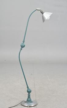 GOLVLAMPA "Triplex-pendel", formgiven av Johan Petter Johansson ca 1919.