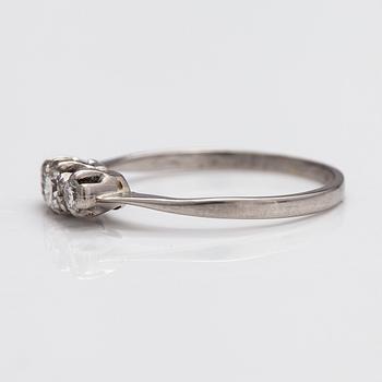 Ring, platina, diamanter ca. 0.16 ct tot.