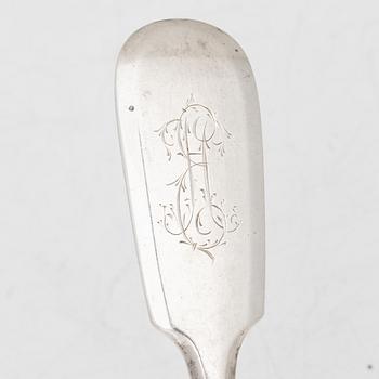 Six Russian silver dinner spoons, mark of Chlebnikov, Moscow, 1908–1926.
