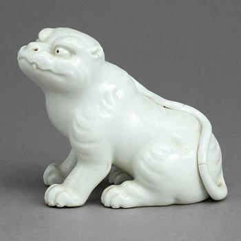 FIGURIN, porslin, blanc de chine, Kina, 1900-tal.