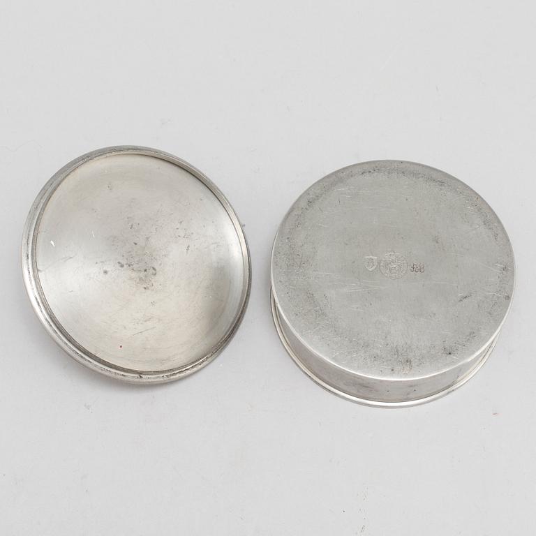 A lidded pewter box by Firma Svenskt Tenn, 1927.
