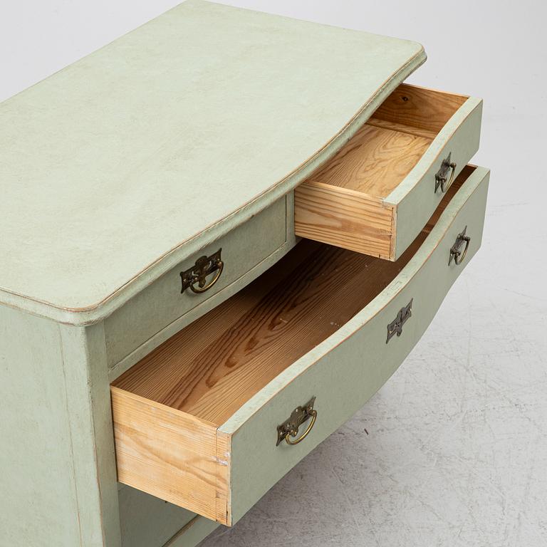 Chest of drawers, early 20th century.