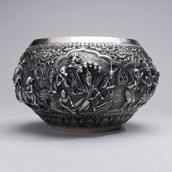 INDIAN/BURMESE SILVER BOWL with Peacock Marking.  Weight 900 g. Around 1900.