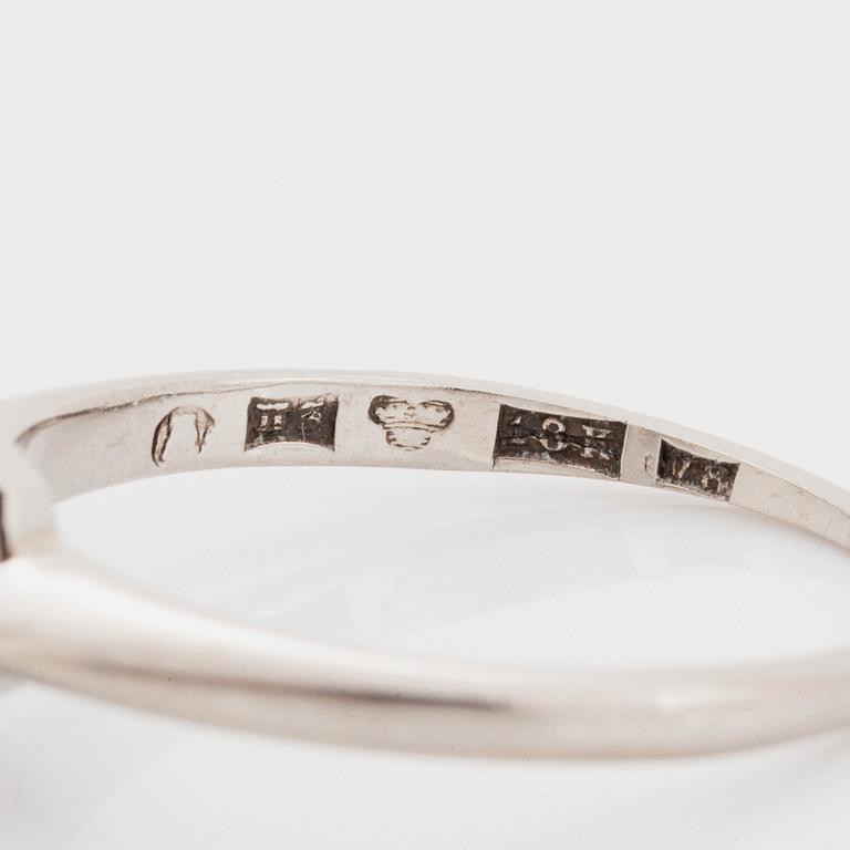 Ring 18K vitguld med en gammalslipad diamant vikt ca 2.25 ct.