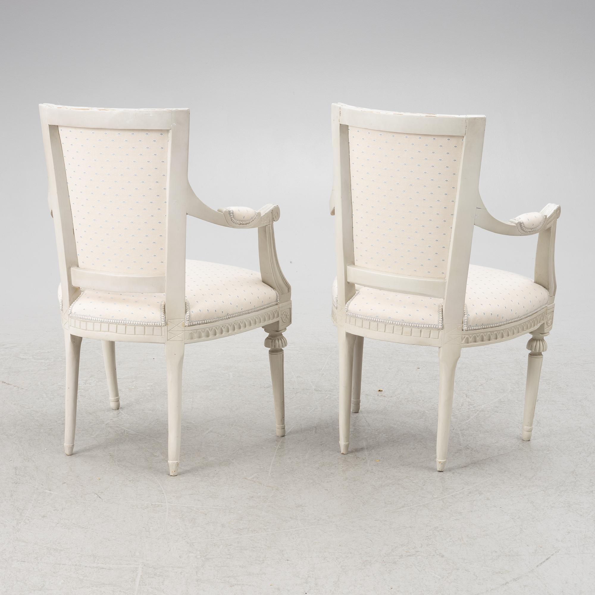 Karmstolar ett par, gustavianska, 17/1800-tal.