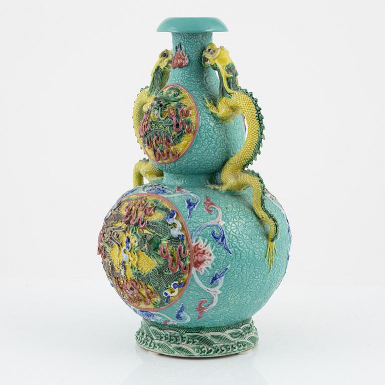 A Chinese porcelain vase, 20th Century.