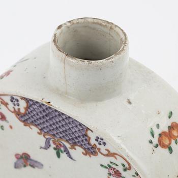 A famille rose tea caddy, Qing dynasty, Qianlong (1736-95).