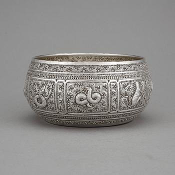 SKÅL, silver, troligen Thailand, 1900-tal. Vikt ca 220g.