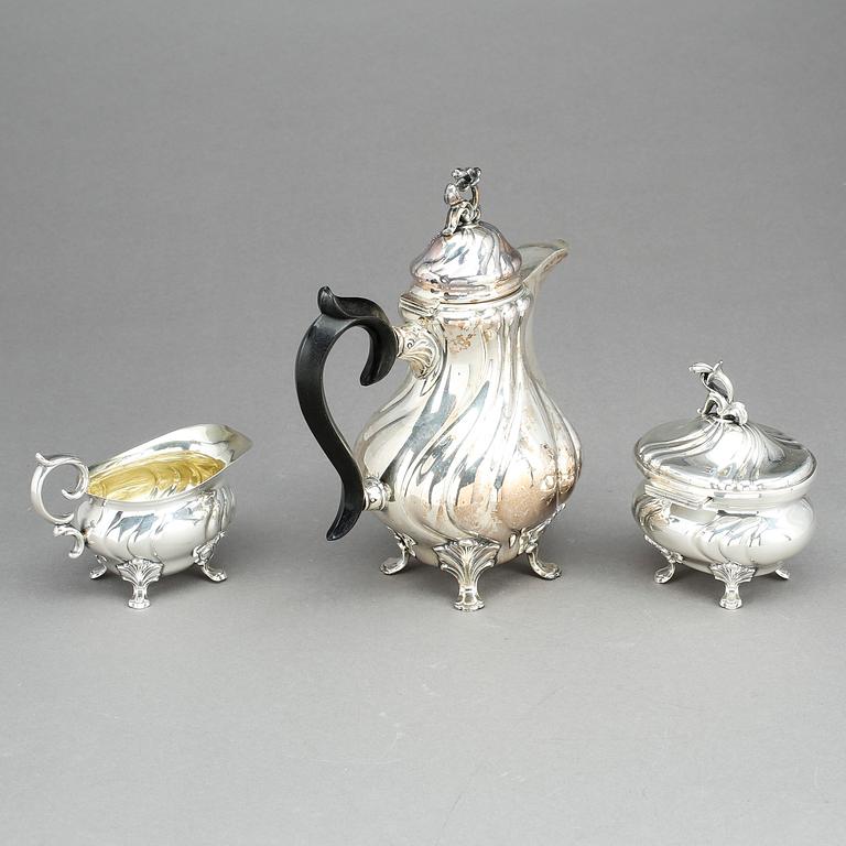 KAFFESERVIS, 3 delar, silver, CG Hallberg, bland annat 1946. Total vikt ca 683g.