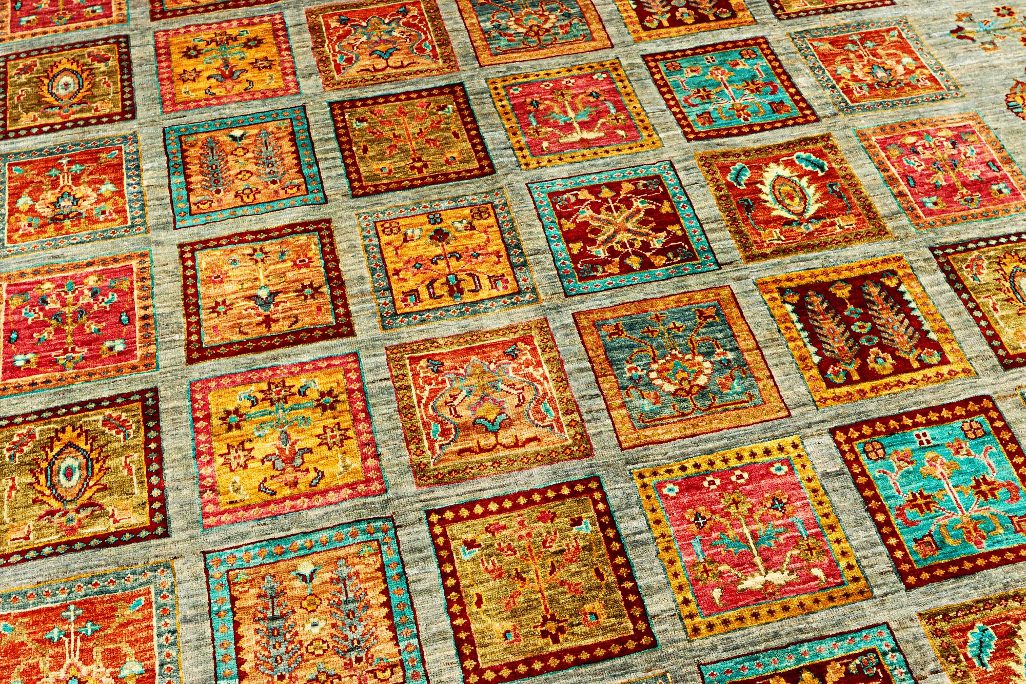 A Ziglar carpet a. 279 x 210 cm.