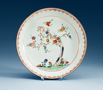 1547. A famille verte dish, Qing dynasty, Yongzheng (1723-35).