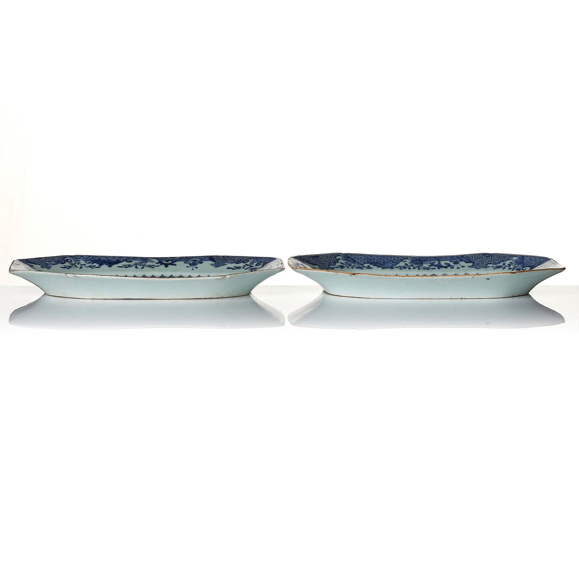 A pair of blue and white porcelain serving dishes, Qing dynasty, Qianlong (1736-95).