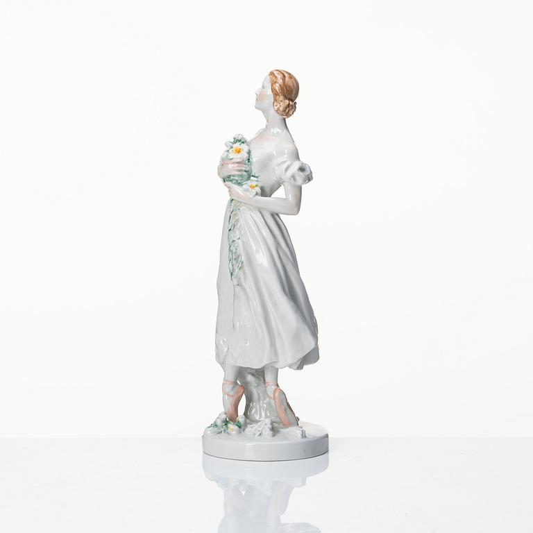 A porcelain ballerina figurine, Lomonosov, 1963.