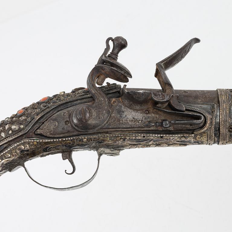 A Turkish flintlock pistol, from around the year 1800.