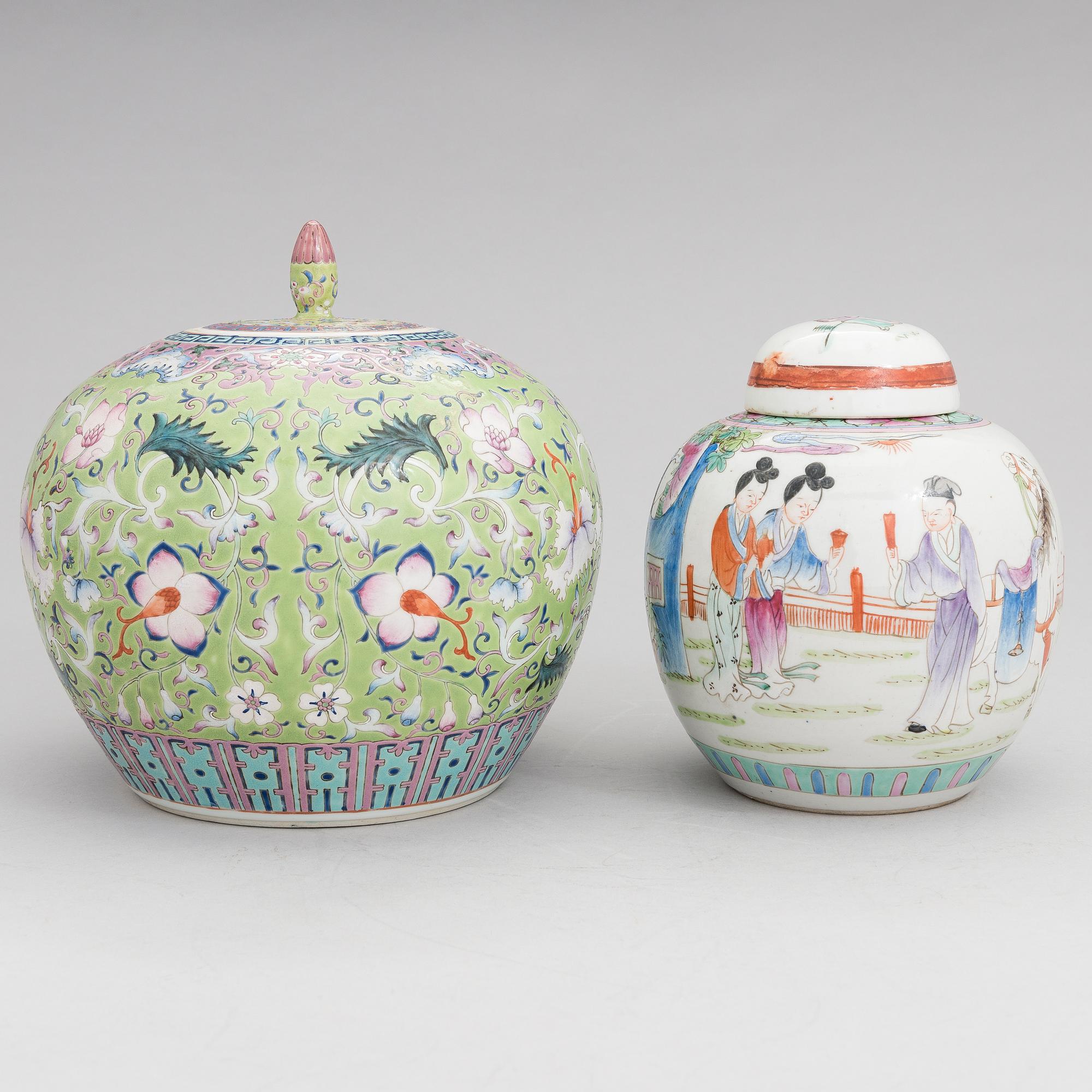 Two porcelain urns, China, 20th century.