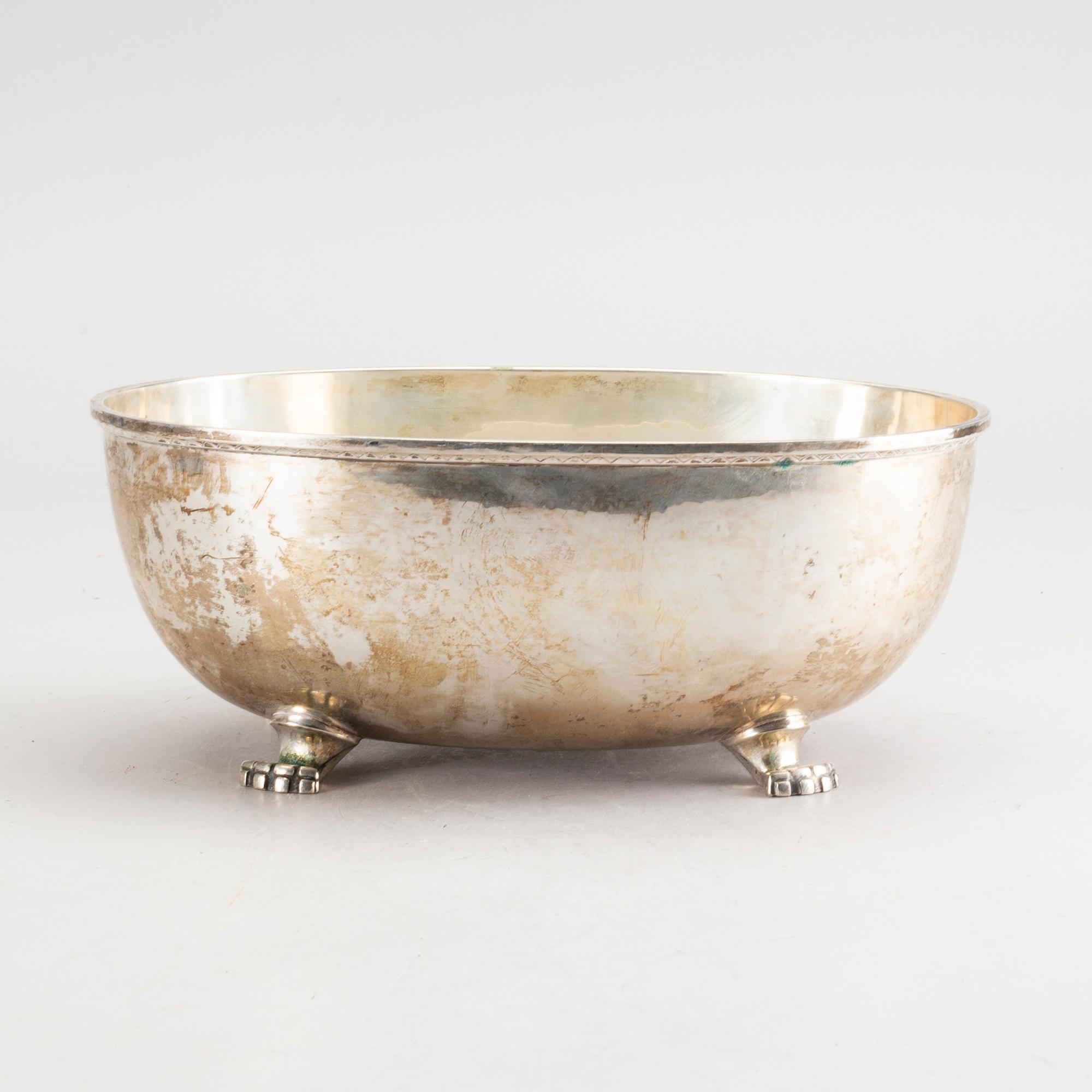 A Swedis 20th century silver bowl mark of WA Bolin  Stockholm 1945, length 29, height 11 cm, weight 1160 gr.