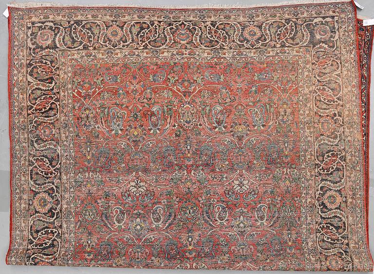 MATTA, sannolikt semiantik Isfahan. Ca 288x440 cm.
