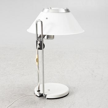 Per Sundstedt, golvlampor, ett par,  samt bordslampa, "Mars", Kosta Lampan, resp Ateljé Lyktan, sent 1900-tal.