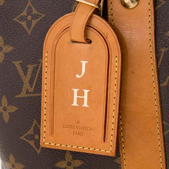 LOUIS VUITTON Monogram Carryall Bag.