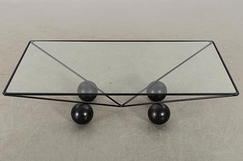 COFFEE TABLE, second half of 20th century.