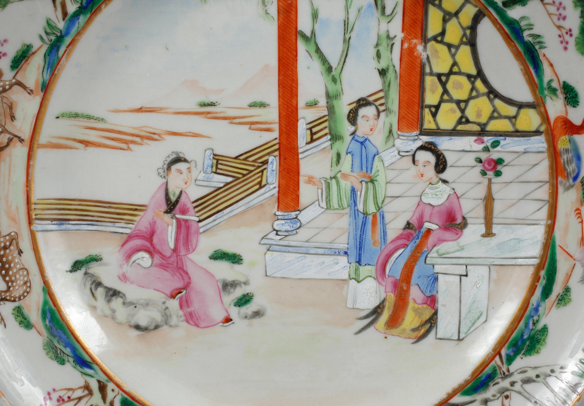 TALLRIKAR, 2 st, porslin, Kina, 1800-talets andra hälft.