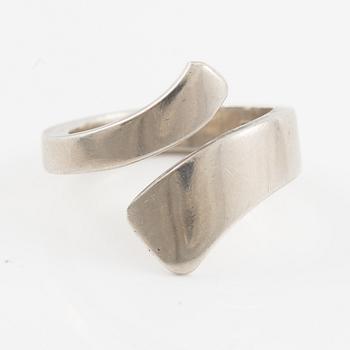 Sven-Erik Högberg samt Annette och Marie Högberg, ring, armband och collier.