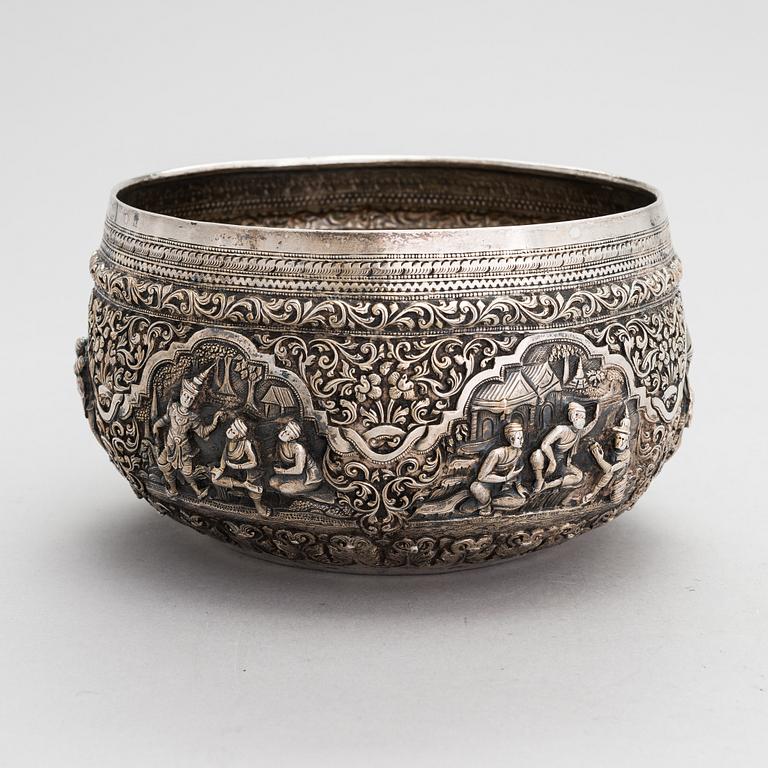 A silver bowl from around the turn of the 20th century, presumably from India.
