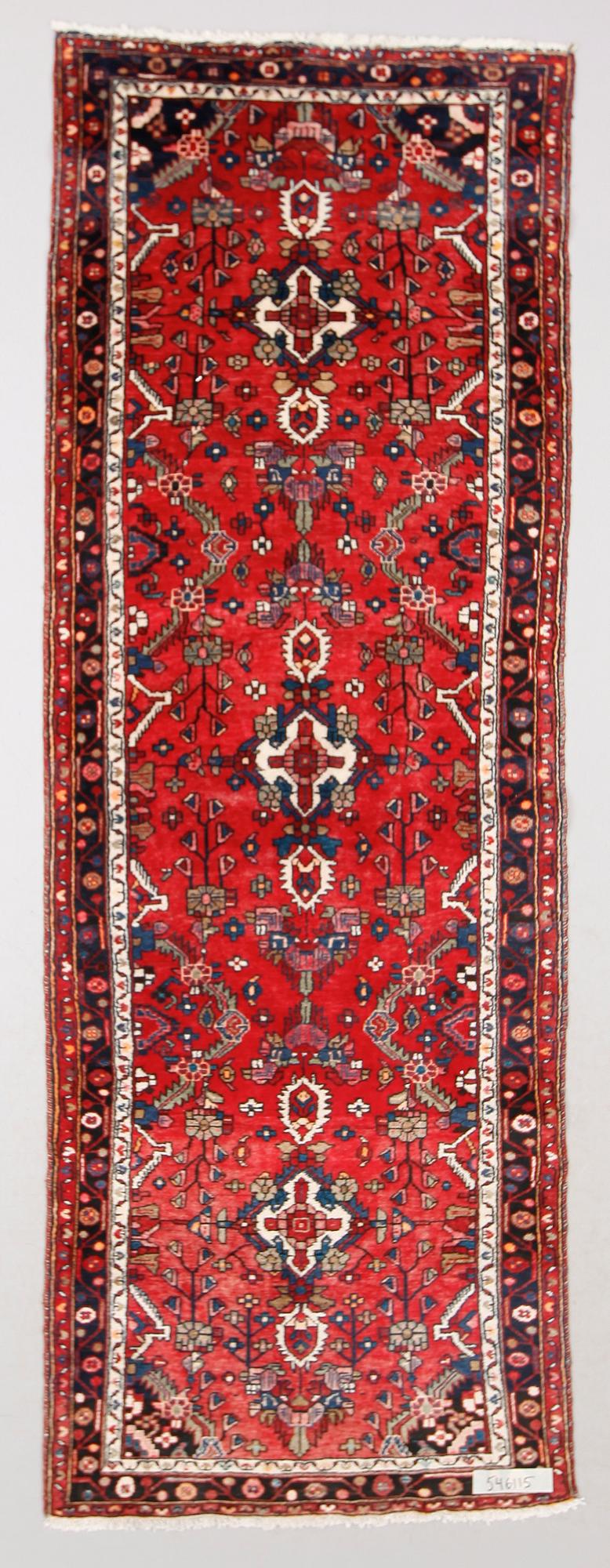 MATTA, orient, ca 315 x 110 cm.