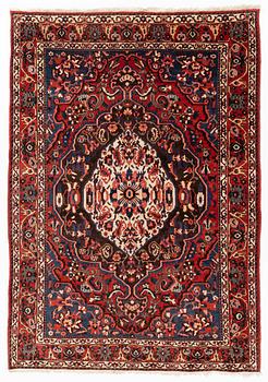 A semi-antique Chahar Mahal/Bakhtiari carpet, approximately 302 x 211 cm.