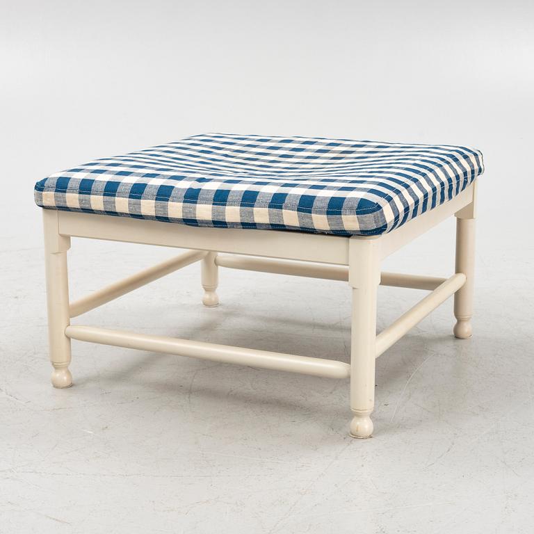 Fotpall, "Medevi Brunn", ur IKEAs 1700-talsserie, 1990-tal.