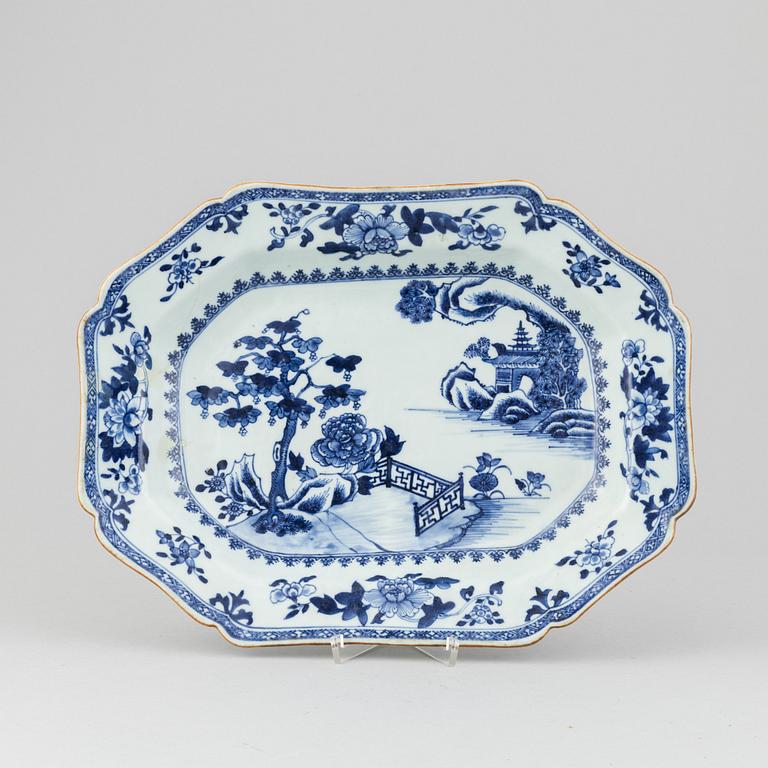 A chinese blue and white serving dish, Qianlong (1736-95).