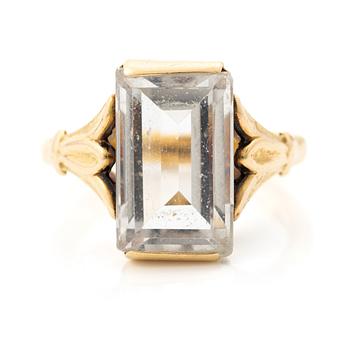 Ring guld med bergkristall.