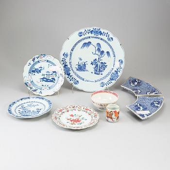 A group of eight porcelain objects, Mostly Qing dynasty, 18th century and Japan, meiji.