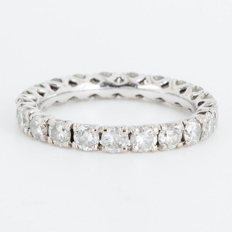 RING, 18K vitguld och diamanter tot ca 2.02 ct.