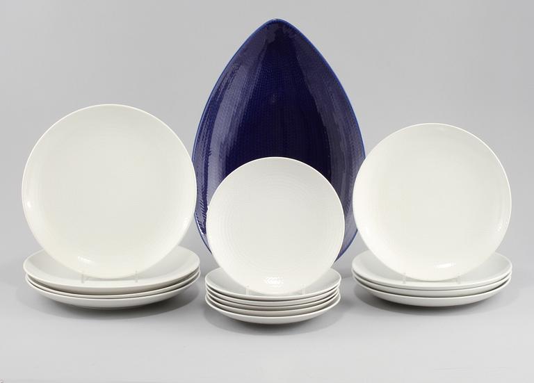 SERVISDELAR, 15 st, flintgods, "Blå Eld", Herta Bengtsson, Rörstrand, 1900-talets andra hälft.