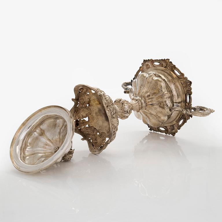 A footed Neo Rococo silver bowl with lid, maker's mark of Johan Theodor Palmgren, Norrköping, Sweden 1885-86.