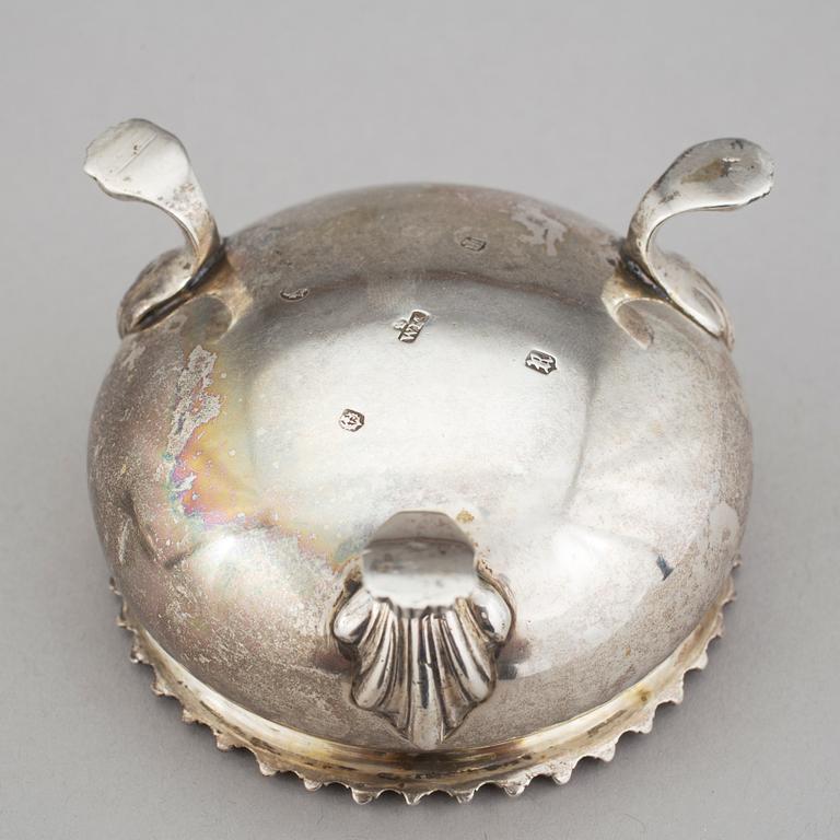 SALTKAR, ett par, silver. William Marshall, Edinburgh 1848. Tot ca 222 g.