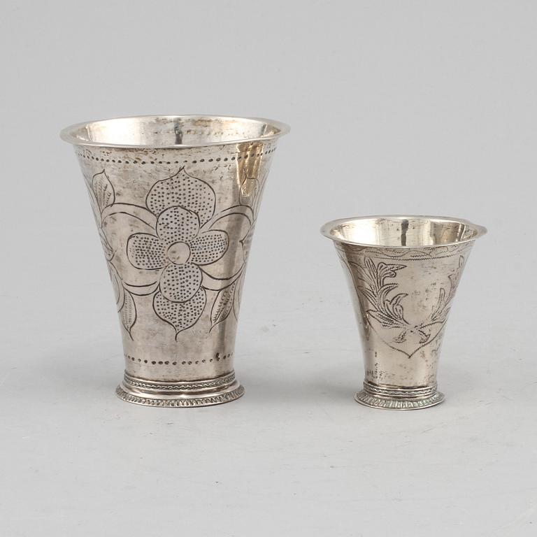 BÄGARE, 2 st, silver, b.la Lars Biugg, Jönköping, 1700-tal, vikt 85 g.