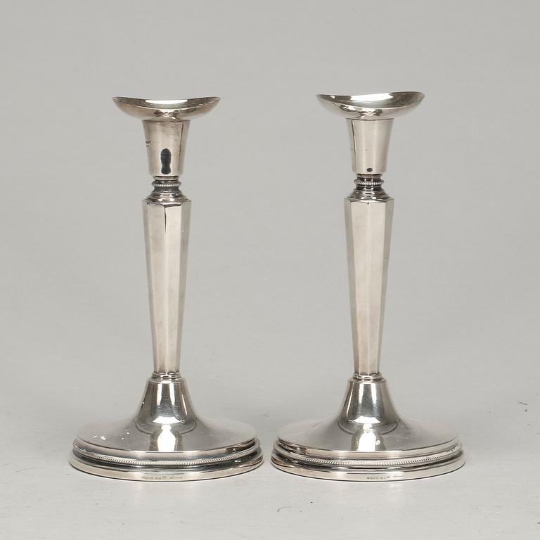 LJUSSTAKAR, silver, ett par. Löfman, Uppsala, 1971.